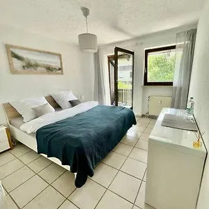 Grosszugiges Apartement Mit Balkon, Kuche, Wlan Germering